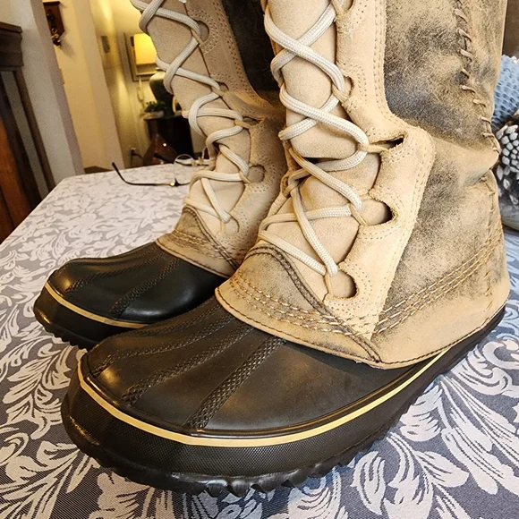 Sorel Cate The Great Black and Tan Lace-Up Fur Boots Size 7 So Warm And Comfy - Picture 6 of 7